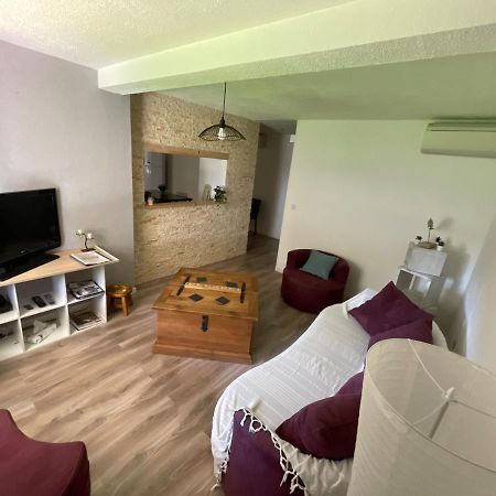 Le Cocon Des Spress Apartment Cers Екстериор снимка
