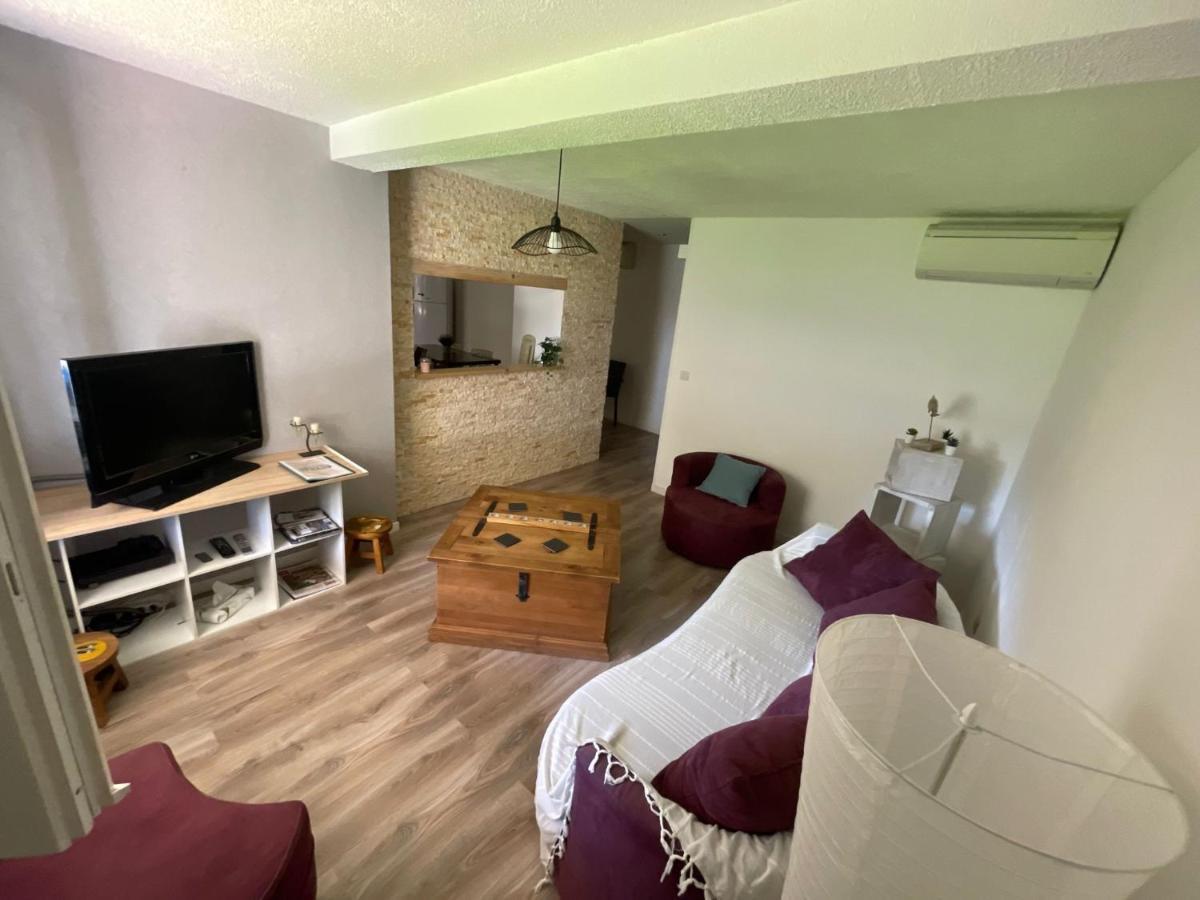 Le Cocon Des Spress Apartment Cers Екстериор снимка